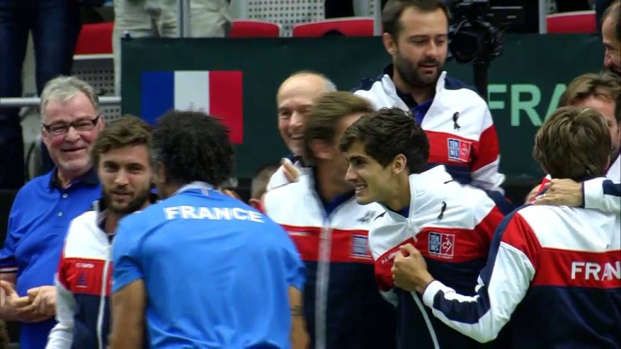 Jo-Wilfried Tsonga seals victory for France