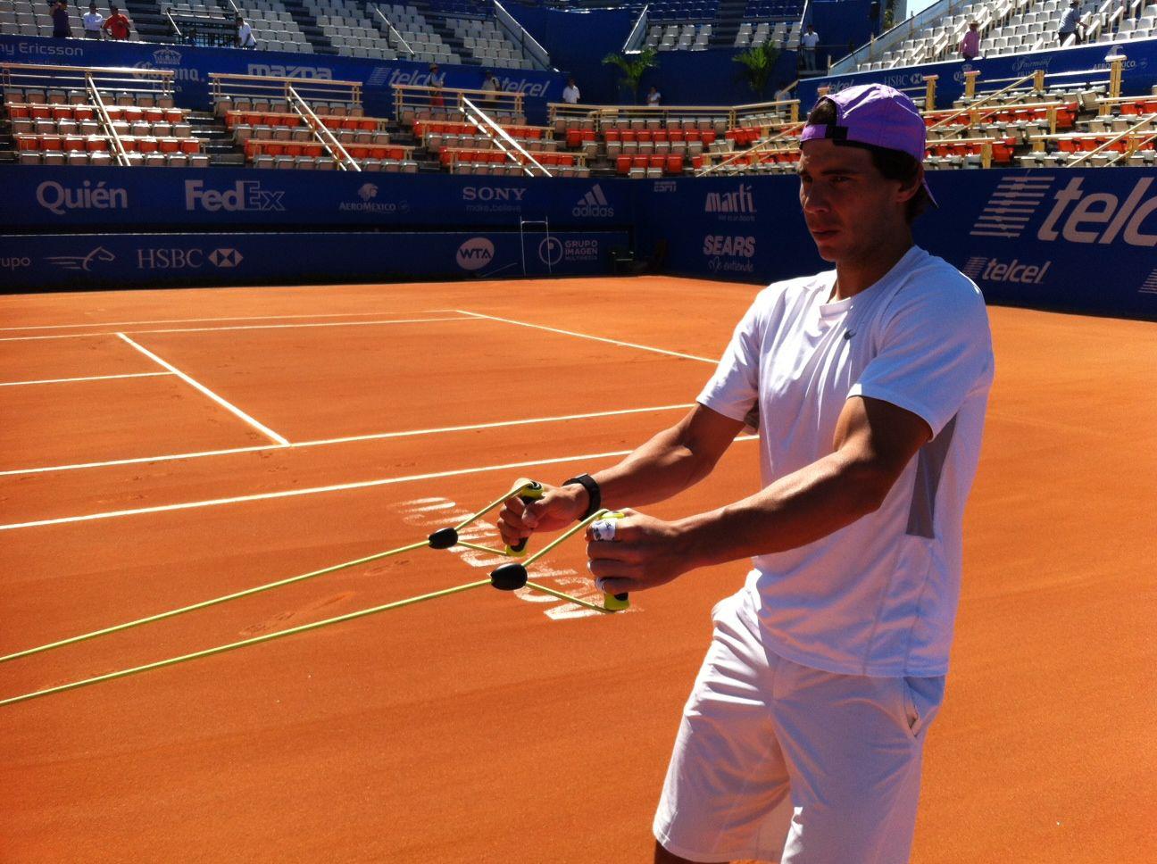 Nadal is still struggling with his knee