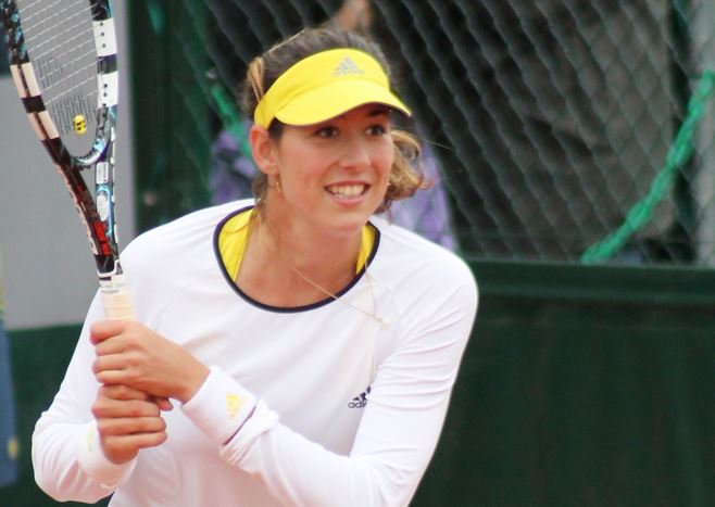 Spanish qualifier Muguruza trashes everyone to win maiden title in Hobart