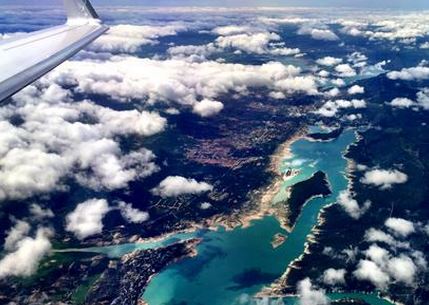 Federer tweets from airplane, Rafa flattered… more