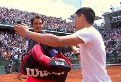 Federer upset with FO security after winning opener