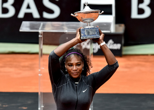 Serena ends drought with Rome title