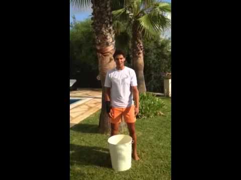 Nadal accepts the Ice Bucket Challenge