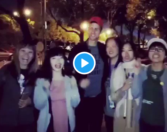 Djokovic having fun with his fans in Shanghai