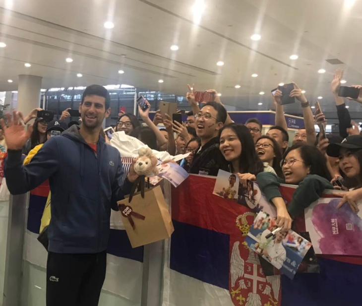 djokovic airport shanghai djokovic airport shanghai