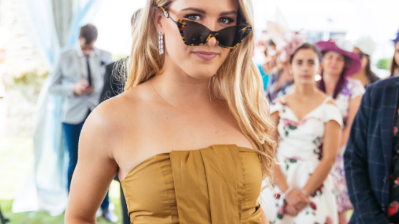 Smoking hot Genie Bouchard already in Auckland and at Boxing Day races - Tennis Tonic