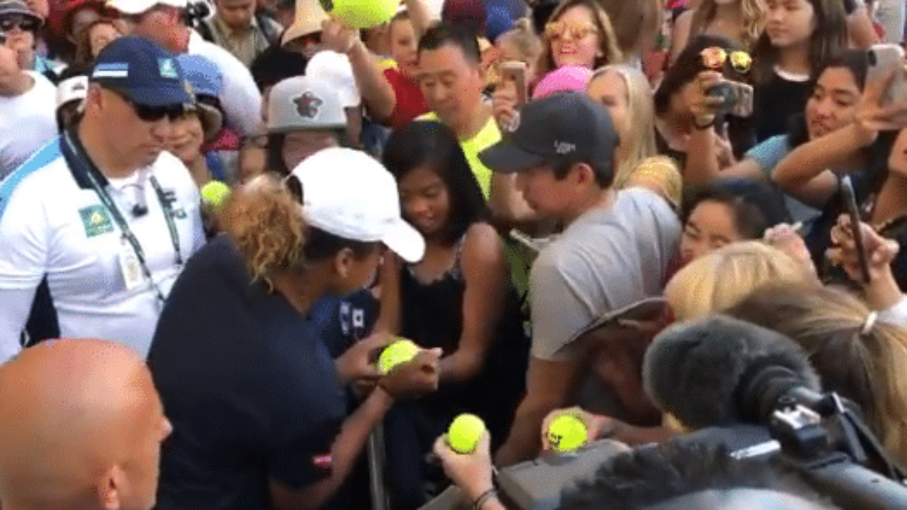 Naomi Osaka looking beautiful in photo shoot ith Australian Open trophy -  Tennis Tonic - News, Predictions, H2H, Live Scores, stats