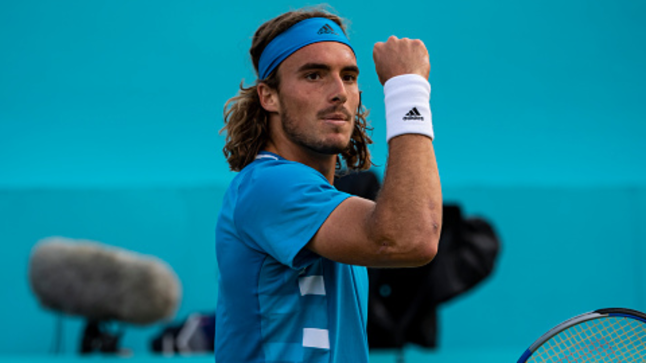 Tsitsipas fights hard to beat Chardy to enter the quarterfinals of the Fever-Tree Championships