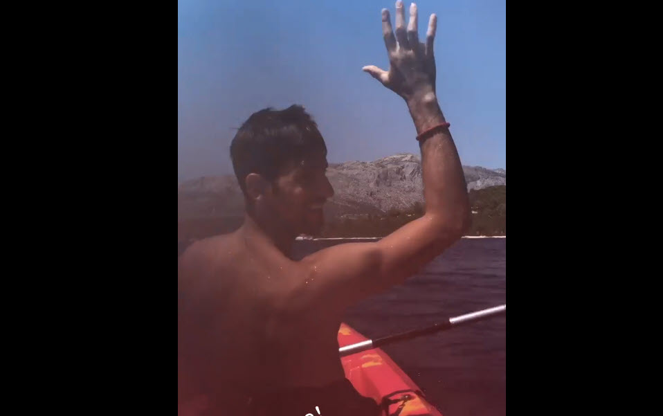 Djokovic rowing on holiday