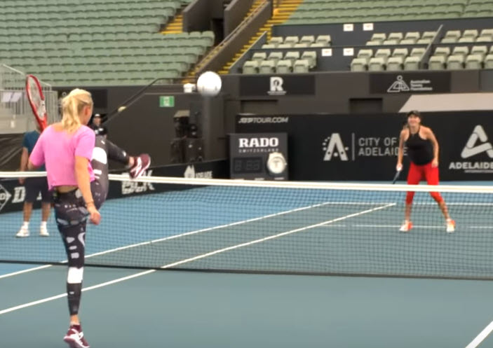 Donna Vekic, Belinda Bencic playing soccer in lovely training video