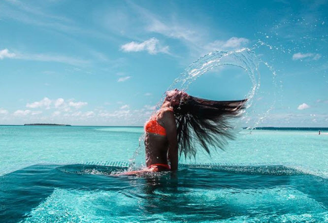 Veronika Kudemetova In Bikini At The See