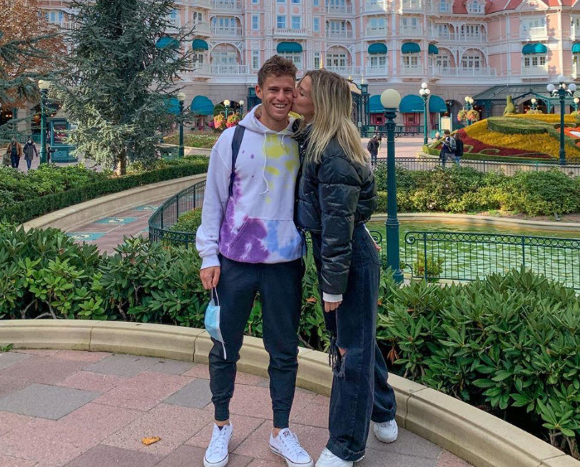 Diego Schwartzman enjoys Disneyland with his girlfriend Eugenia De Martino.  PICTURES - Tennis Tonic - News, Predictions, H2H, Live Scores, stats