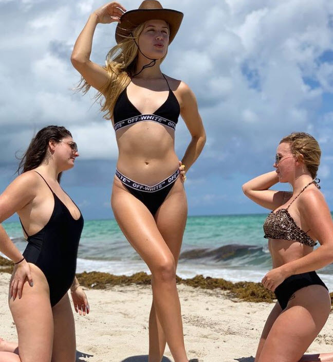 Genie Bouchard Playing The Cowgirl At The Beach With Friends
