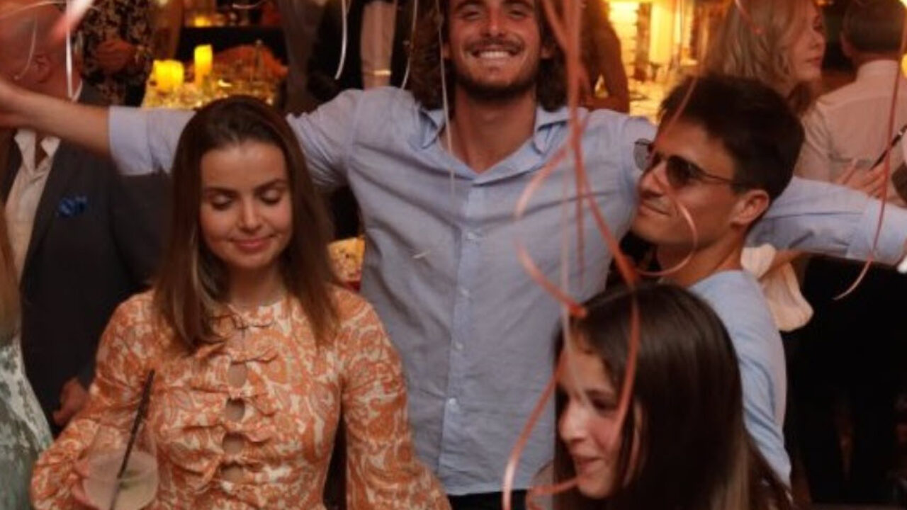 Stefanos Tsitsipas celebrating the new year with his girlfriend Theodora  and siblings. VIDEO, PICTURES | Tennis Tonic - News, Predictions, H2H, Live  Scores, stats