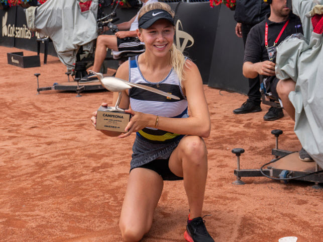 Amanda Anisimova In Bogota