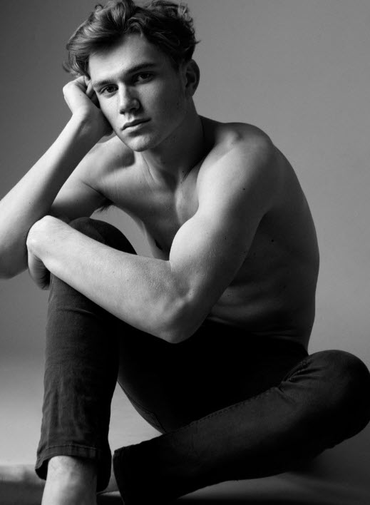 Jack Draper Posing