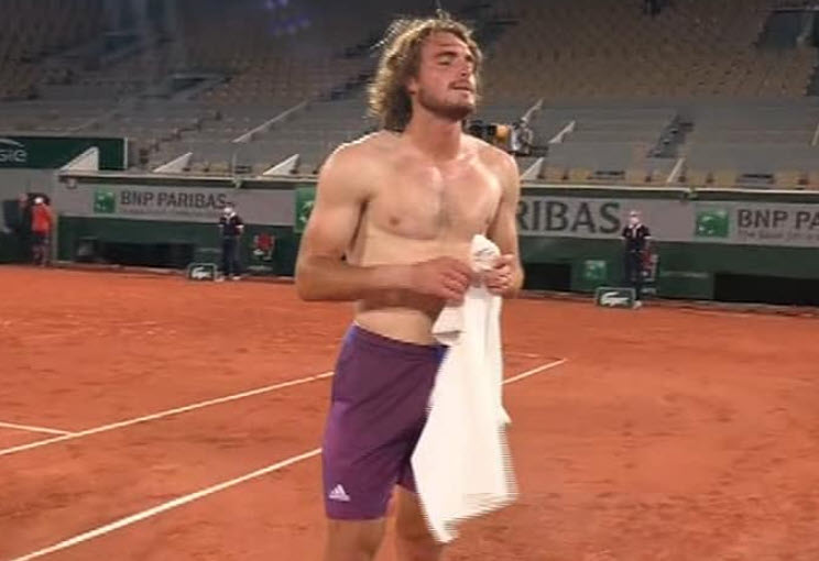 WHAT A BODY! Shirtless Tsitsipas shows off amazing form during his