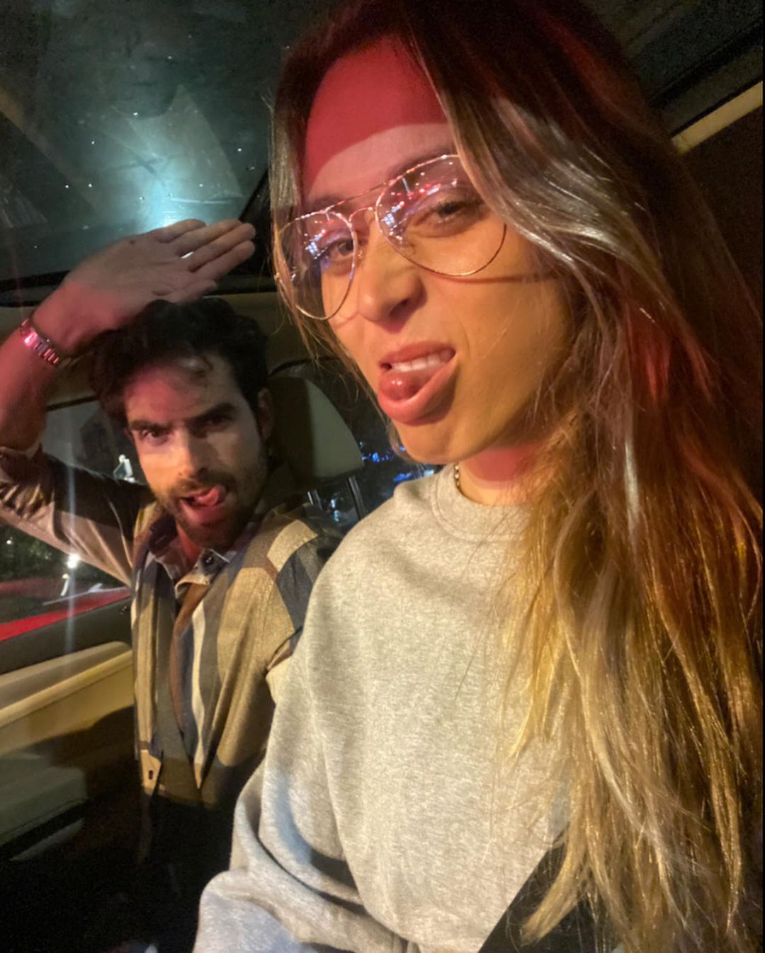 242483618 405681930917930 736473519958538240 N