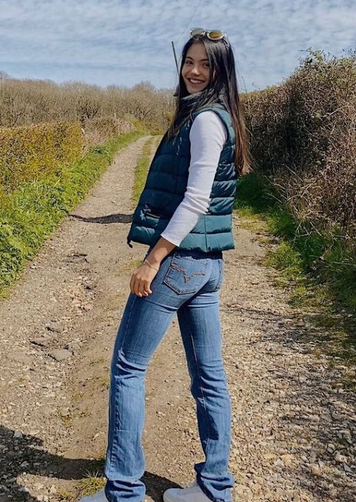 Emma Raducanu Walking