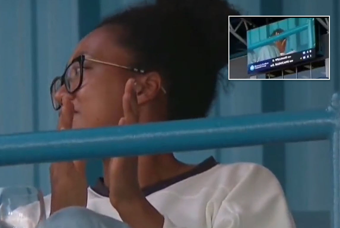 Naomi Osaka Cheering For Serena Williams Naomi Osaka Cheering For Serena Williams