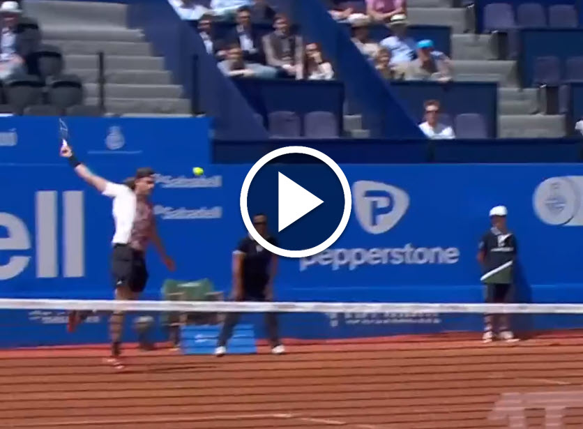 Stefanos Tsitsipas strikes an amazing backhand hot shot vs. Shapovalov in Barcelona Tsitsipas Backhand Hot Shot