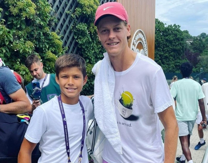 Carlos Alcaraz’s little brother defends Jannik Sinner from trolls 