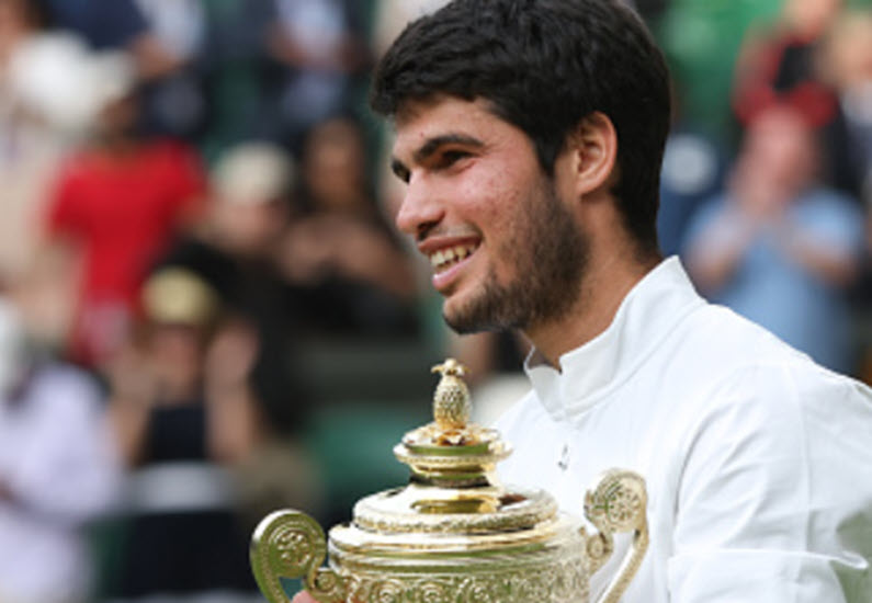 Carlos Winning Trophy At Wimbledon Carlos Winning Trophy At Wimbledon