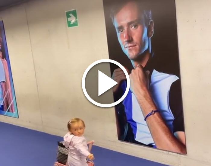 Daniil Medvedev's daughter surprised to see her father's poster at the