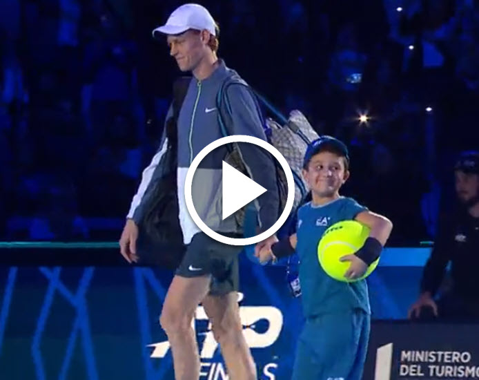 Jannik Sinner Walks With A Little Fan Jannik Sinner Walks With A Little Fan