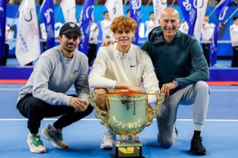 Darren Cahill and Simone Vagnozzi named ATP coaches of the year for Jannik Sinner’s success