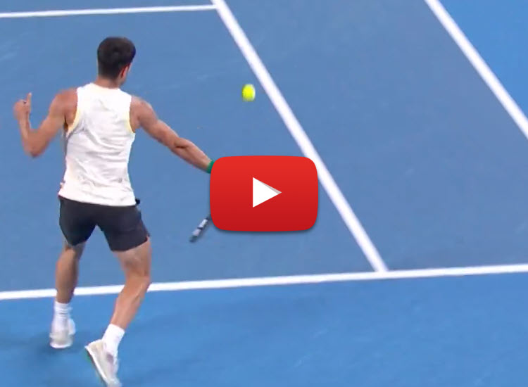 WATCH. Alcaraz fires a remarkable forehand in his contest against Kecmanovic at the Australian Open