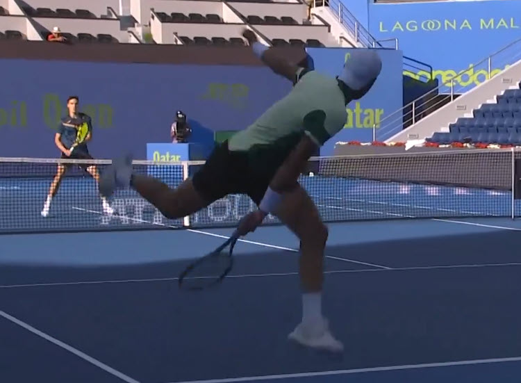 VIDEO. Khachanov performs an amazing jumping tweener in his clash against Marozsan in Doha Khachanov Jumping Tweener