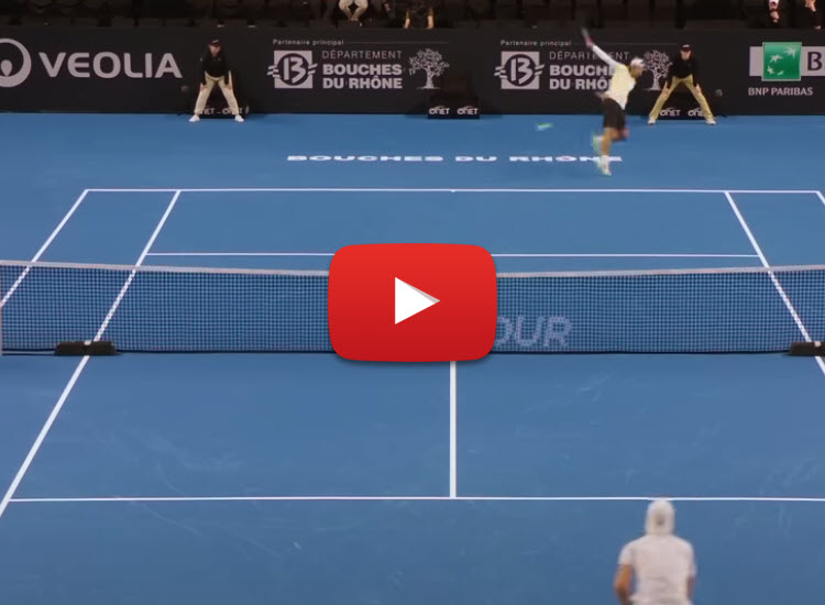 VIDEO. Musetti surprises his opponent with a fantastic backhand missile in his match against Marterer in Marseille