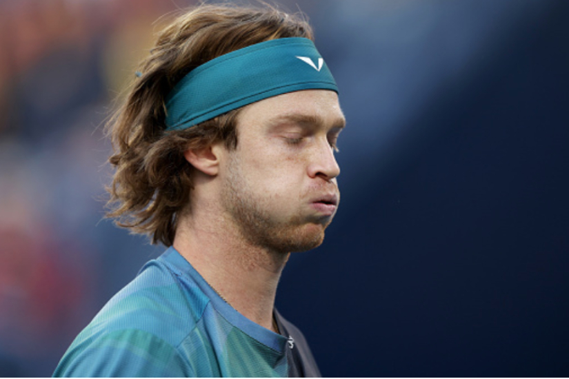 Andrey Rublev issues apology after defaulting in Dubai