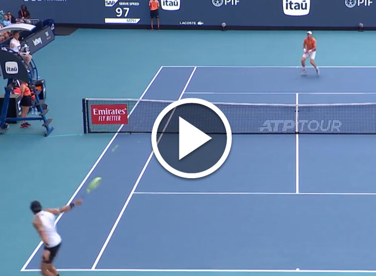 WATCH. Berrettini surprises the fans with a remarkable one-handed backhand down the line in his clash against Murray in Miami