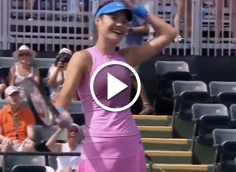 FUNNY VIDEO. Emma Raducanu fails hitting a ball in the stands in Indian Wells