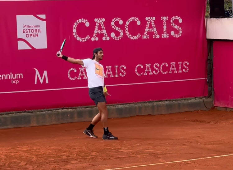 VIDEO. Musetti practicing his backhand in Estoril