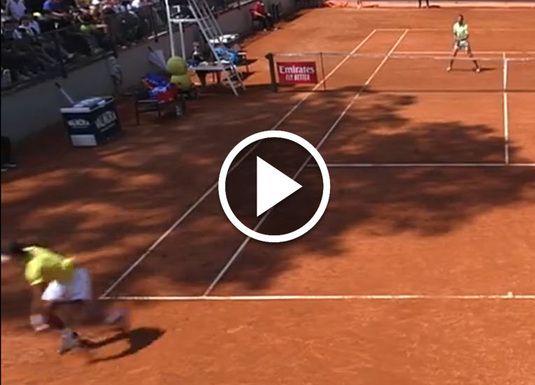 VIDEO. Moura Monteiro performs an outstanding tweener in his contest against Thompson in Rome