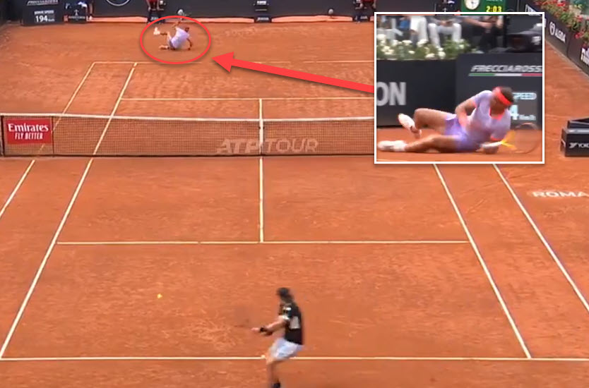 VIDEO. Nadal wins a point after falling down in his clash against Bergs in Rome Nadal Wins A Point After Falling Down In Rome