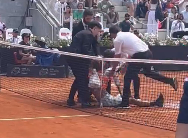 Sorana Cirstea and Madison Keys’ match interrupted by protestors