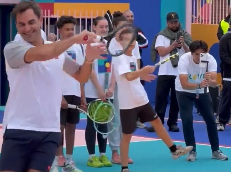 Roger Federer Practicing With Some Kids