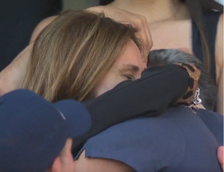 Alcaraz Hugs His Family Alcaraz Hugs His Family