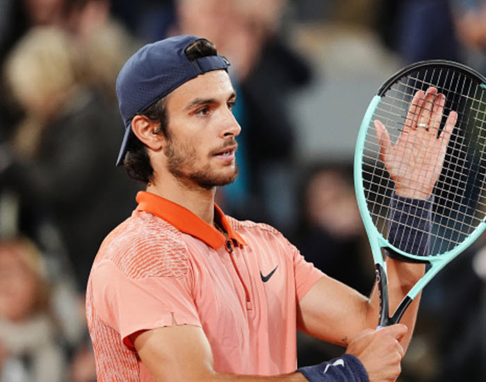 musetti-plays-at-the-french-open.jpg