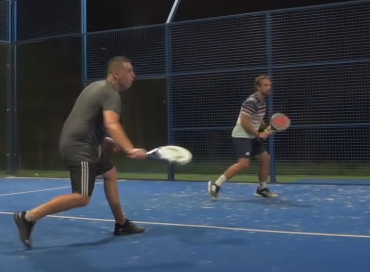 Serve and return in padel