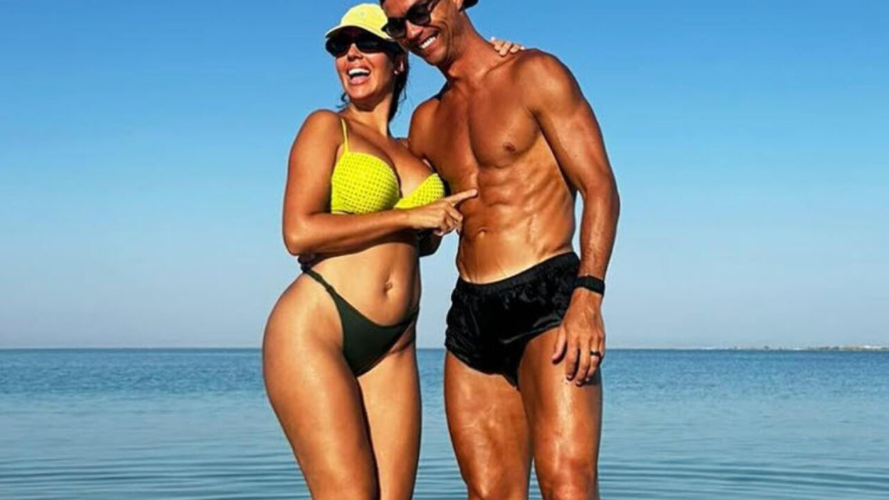 Ronaldo and Georgina Rodriguez flaunt their amazing bodies in pictures  taken by the sea. - Tennis Tonic - News, Predictions, H2H, Live Scores,  stats