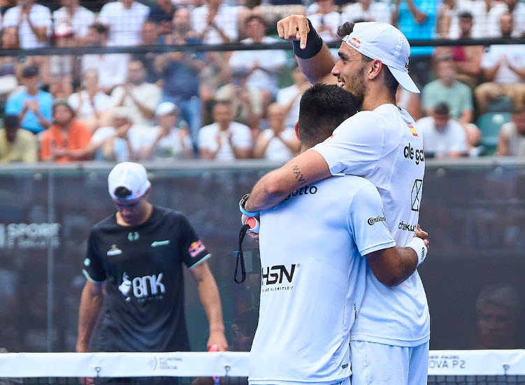 GENOVA PREMIER PADEL P2. Ale Galan thanks “Super Raton” Chingotto after defeating Navarro and Lebron