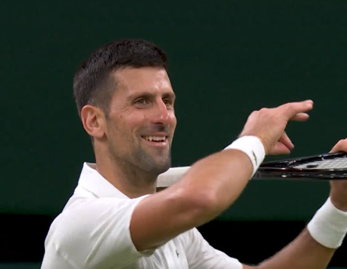 Djokovic Plays Violin