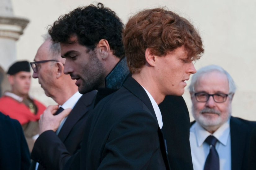 Berrettini Supports Jannik Sinner's In Doping Controversy Berrettini Supports Jannik Sinner's In Doping Controversy