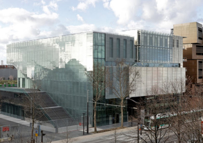 The Ladoumègue Sports Center in Paris now has new padel courts