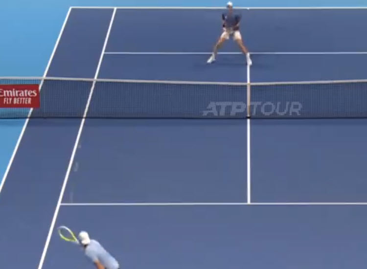 VIDEO. Berrettini entertains the crowd with a fantastic one-handed backhand down the line during his match vs Van De Zandschulp in Tokyo Berrettini One Handed Backhand